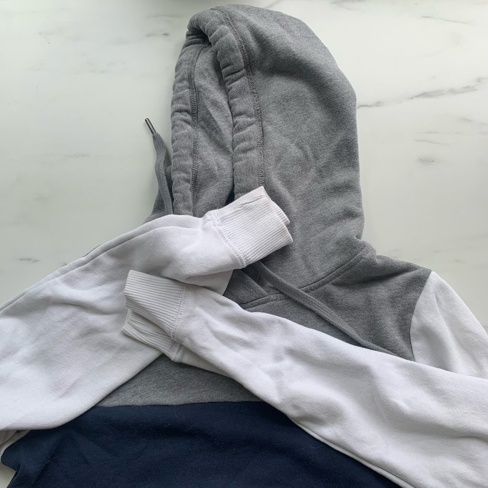 Cropped Hollister Hoddie